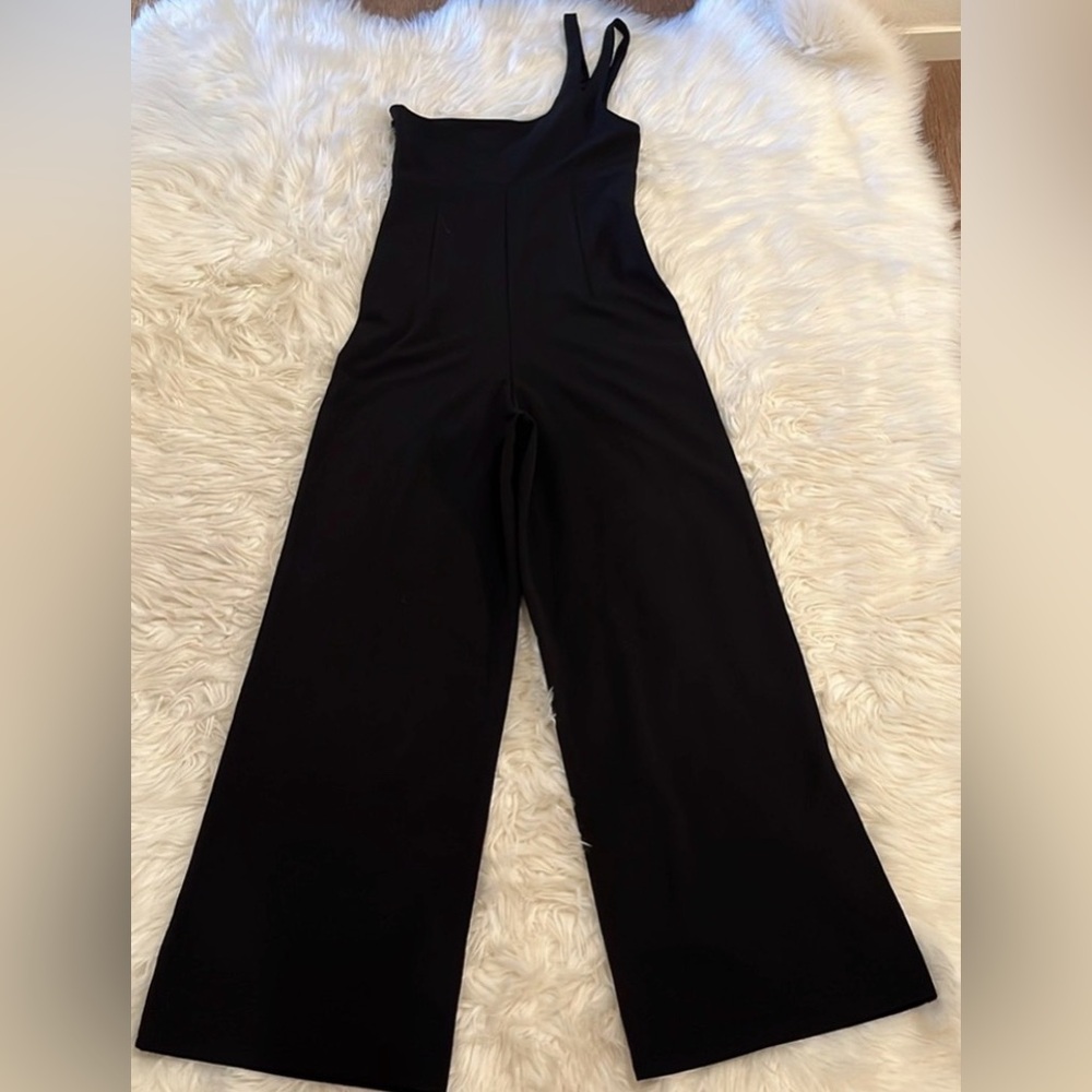 NWT Vici \\ Olia Black ‘Brayden’ One Shoulder Jumpsuit - Picture 12 of 16